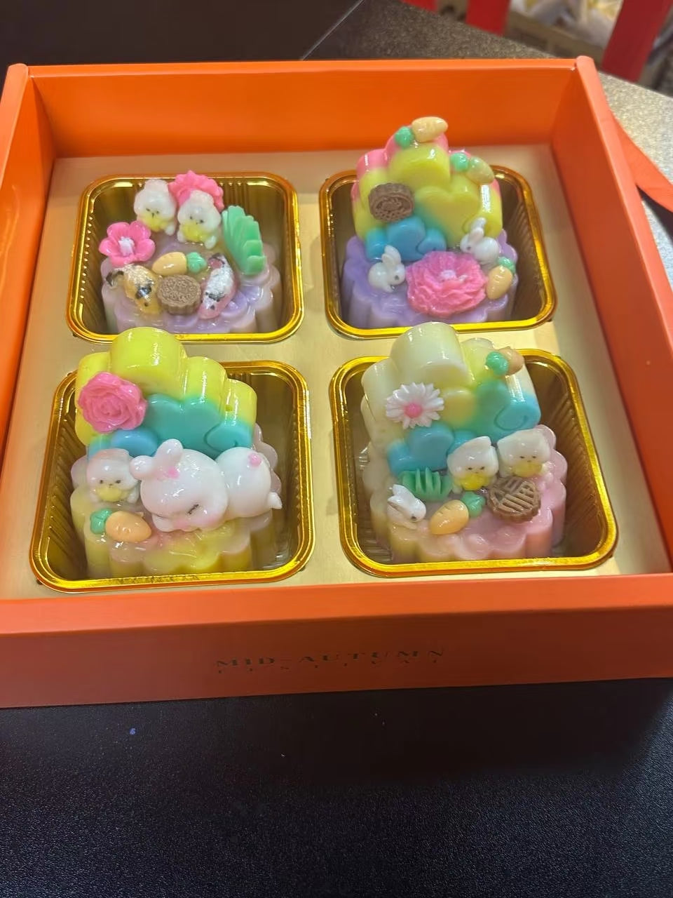🌙 Moonlit Bunny Garden · Mid-Autumn Mooncake Gift Box月下兔语 · 中秋手作月饼礼盒